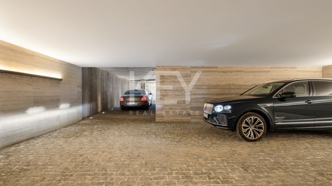 Архитектурный шедевр с видом на море и частным спа в Эль Мадроньяле, Бенахавис