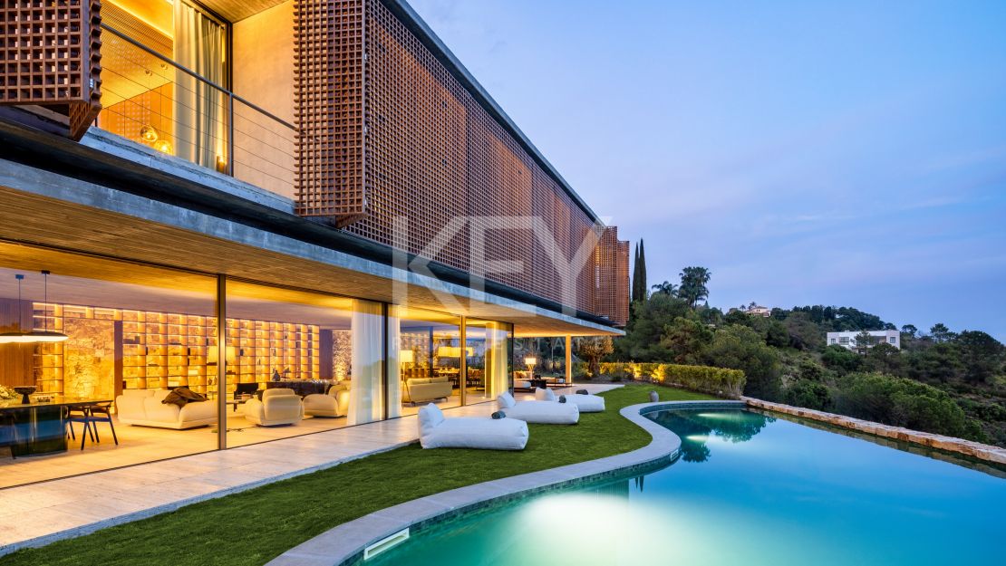 Архитектурный шедевр с видом на море и частным спа в Эль Мадроньяле, Бенахавис