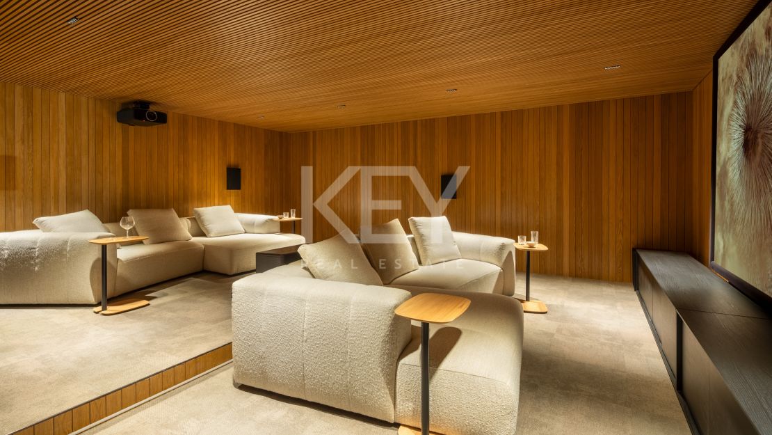 Архитектурный шедевр с видом на море и частным спа в Эль Мадроньяле, Бенахавис