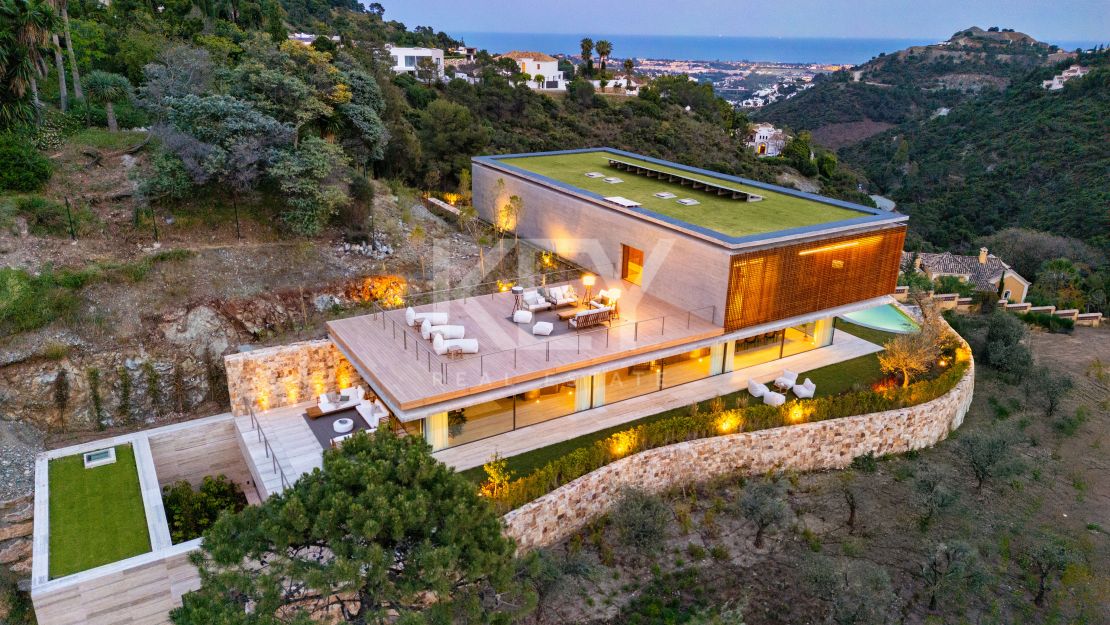 Архитектурный шедевр с видом на море и частным спа в Эль Мадроньяле, Бенахавис