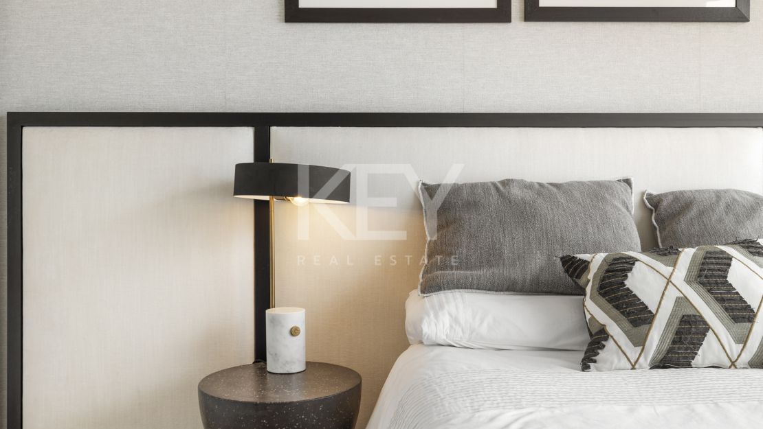 Квартира на первой линии моря с панорамным видом на море и эксклюзивными удобствами в Эстепоне