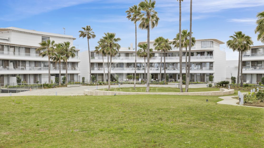 Квартира на первой линии моря с панорамным видом на море и эксклюзивными удобствами в Эстепоне