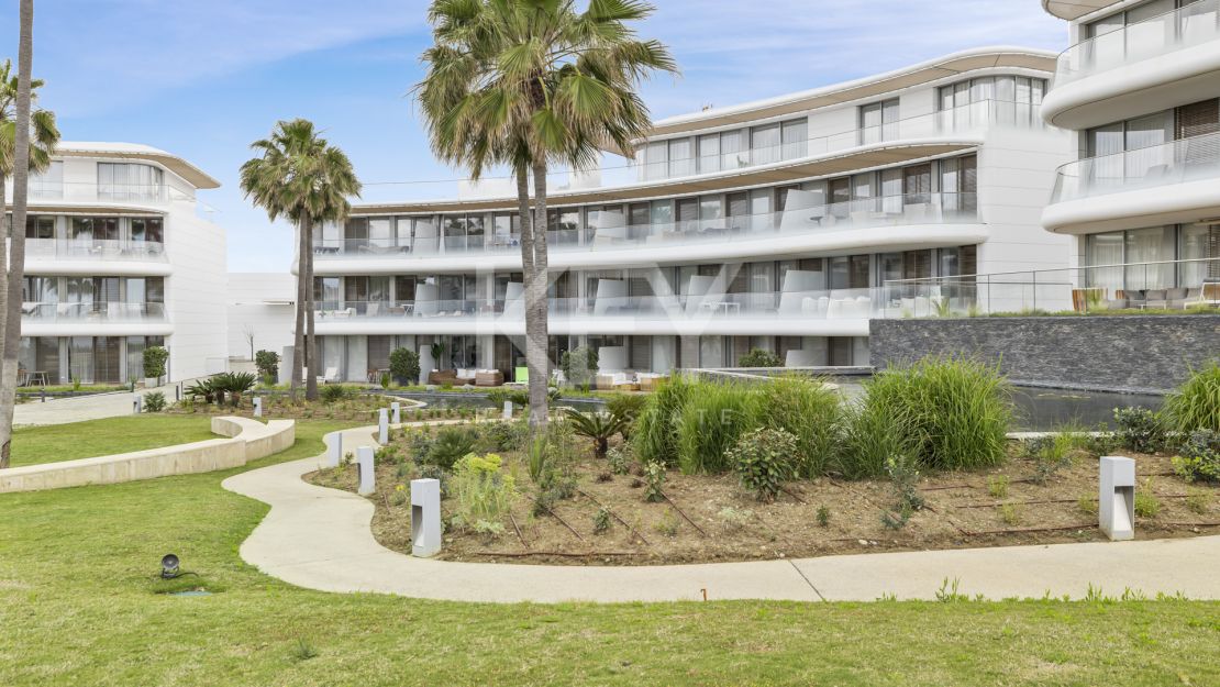 Квартира на первой линии моря с панорамным видом на море и эксклюзивными удобствами в Эстепоне