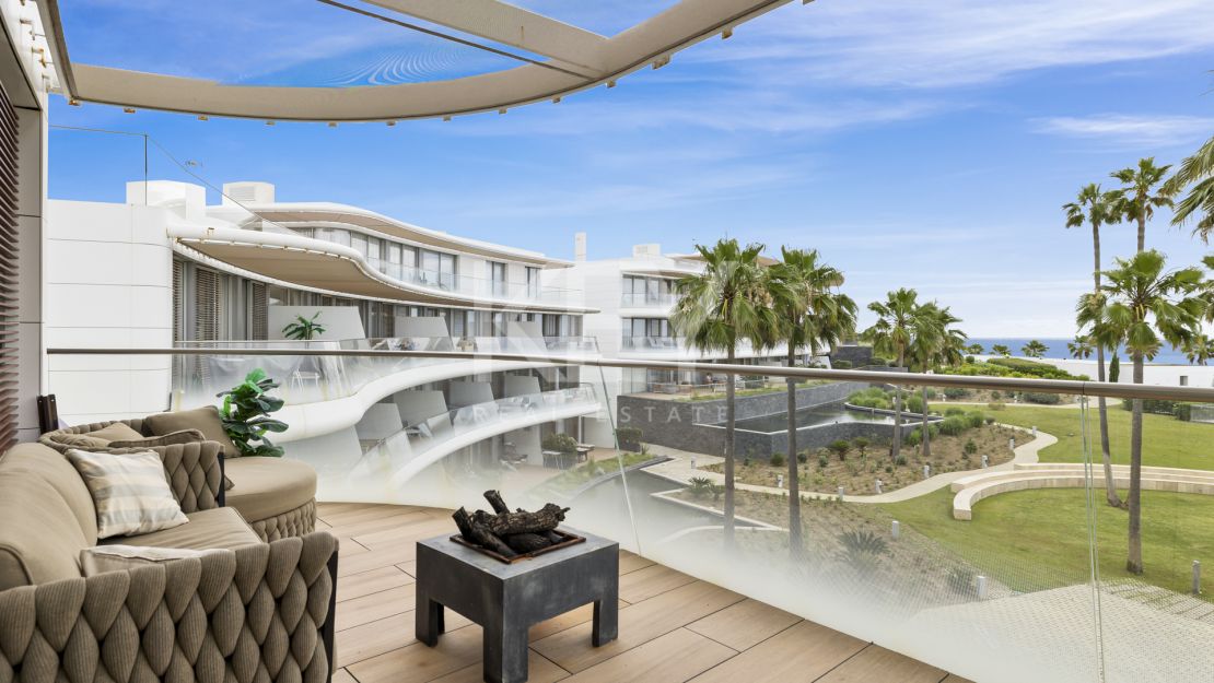 Квартира на первой линии моря с панорамным видом на море и эксклюзивными удобствами в Эстепоне