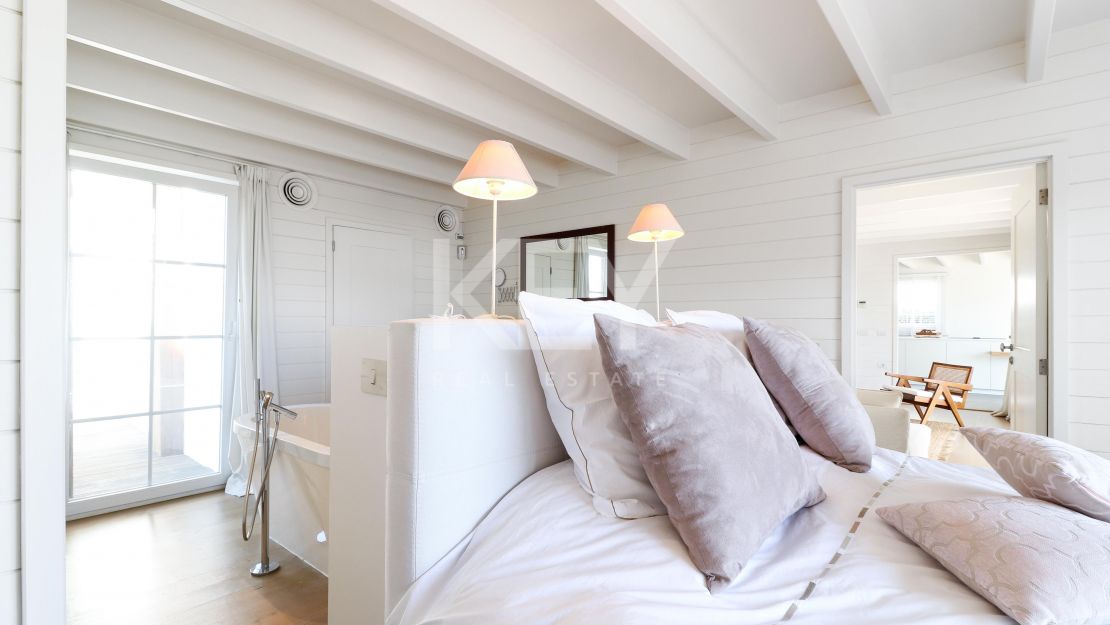 Villa de una sola planta con vistas al mar y potencial de ampliación en La Alquería, Benahavís