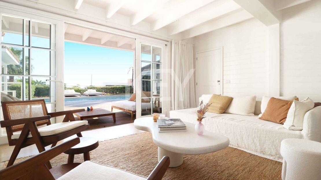 Villa de una sola planta con vistas al mar y potencial de ampliación en La Alquería, Benahavís