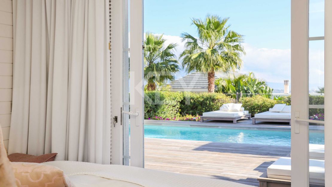 Villa de una sola planta con vistas al mar y potencial de ampliación en La Alquería, Benahavís