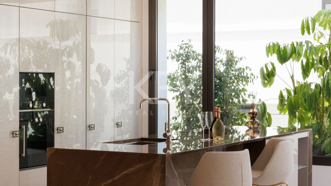 Ультра-стильные апартаменты на первом этаже с дизайнерским интерьером на Золотой Миле Марбельи