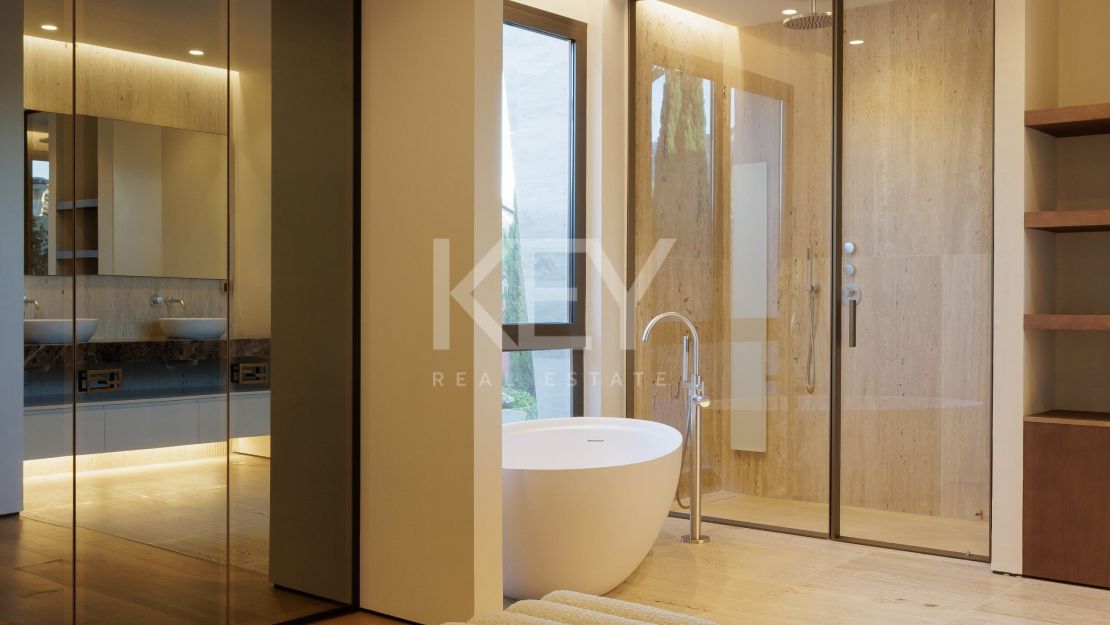 Ультра-стильные апартаменты на первом этаже с дизайнерским интерьером на Золотой Миле Марбельи