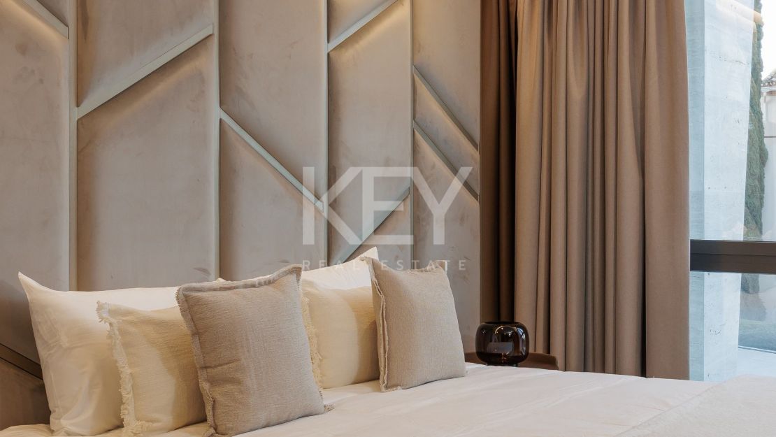 Ультра-стильные апартаменты на первом этаже с дизайнерским интерьером на Золотой Миле Марбельи