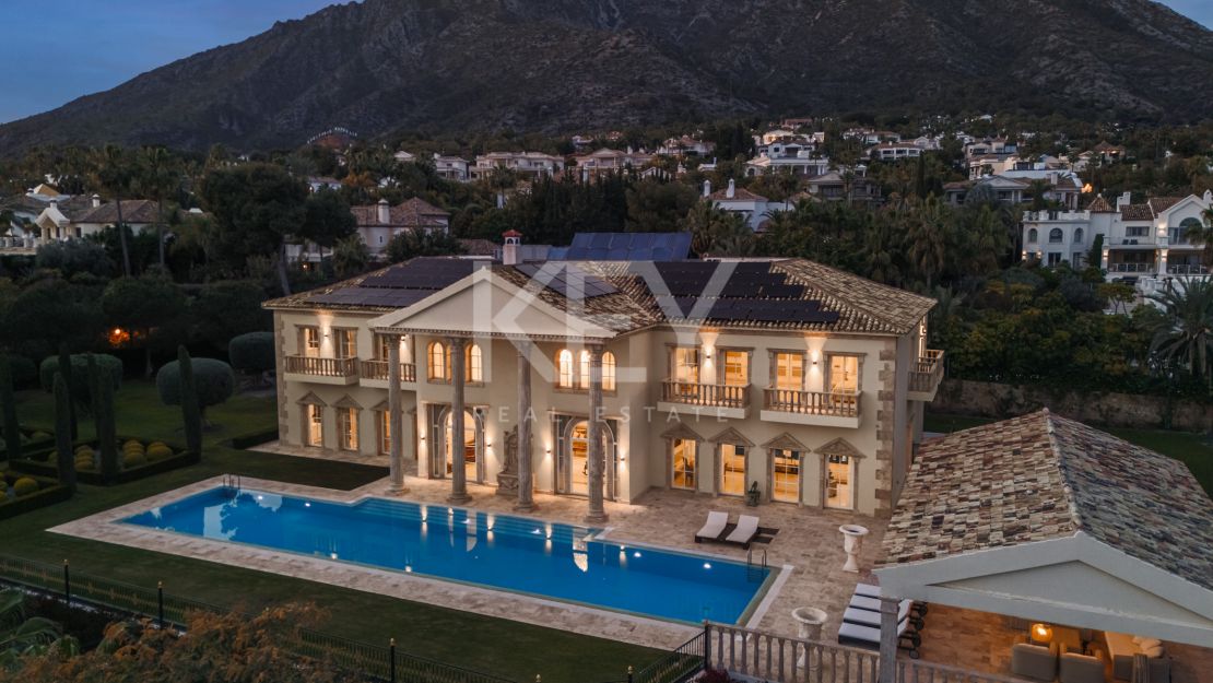 Великолепная неоклассическая вилла с видом на море и роскошными садами в Сьерра-Бланка, Золотая Миля Марбельи