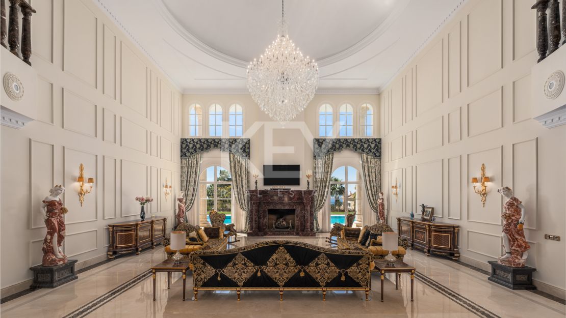 Великолепная неоклассическая вилла с видом на море и роскошными садами в Сьерра-Бланка, Золотая Миля Марбельи