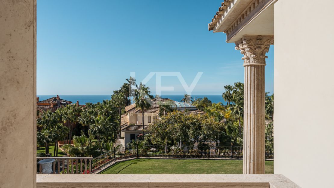 Великолепная неоклассическая вилла с видом на море и роскошными садами в Сьерра-Бланка, Золотая Миля Марбельи
