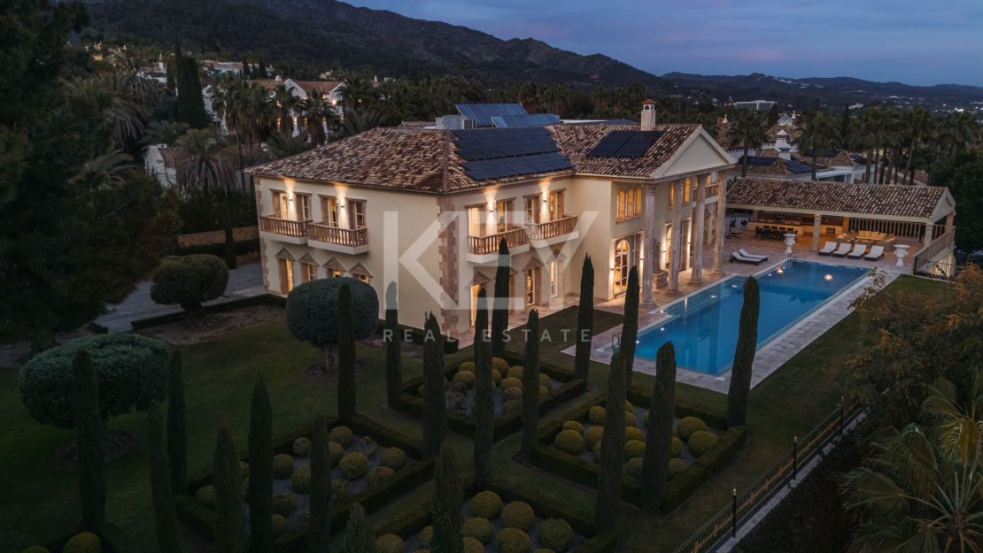 Великолепная неоклассическая вилла с видом на море и роскошными садами в Сьерра-Бланка, Золотая Миля Марбельи
