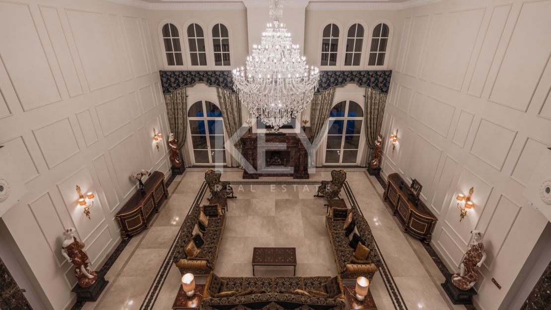 Великолепная неоклассическая вилла с видом на море и роскошными садами в Сьерра-Бланка, Золотая Миля Марбельи