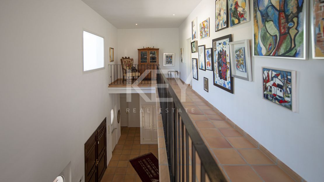 Элегантная андалузская вилла, окружённая пышными садами в Гуадальмина Баха, Сан-Педро-де-Алькантара