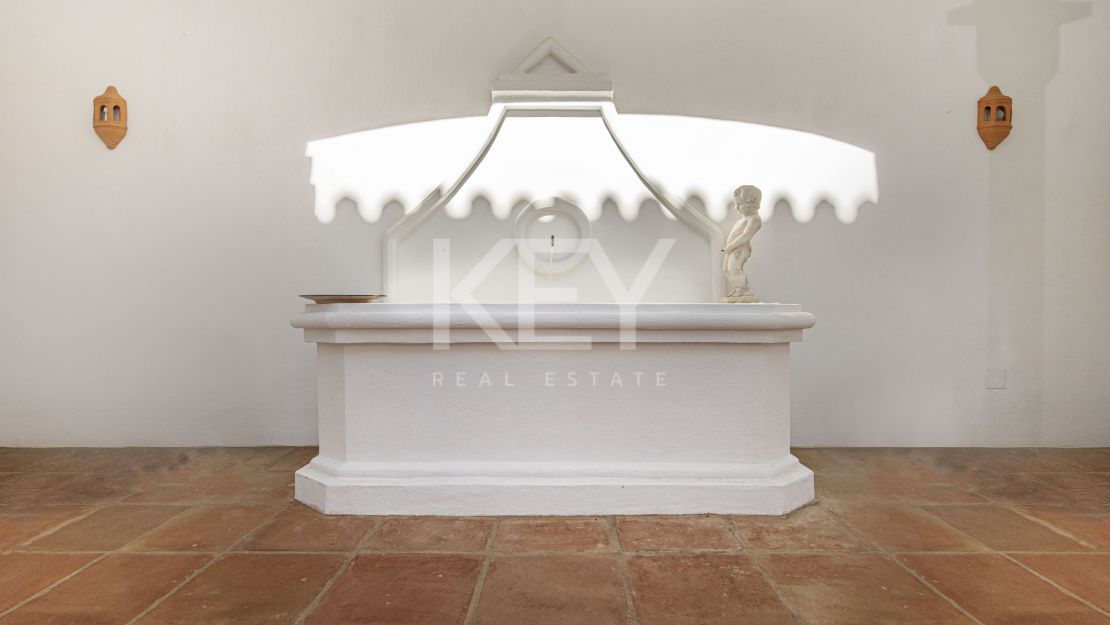 Элегантная андалузская вилла, окружённая пышными садами в Гуадальмина Баха, Сан-Педро-де-Алькантара