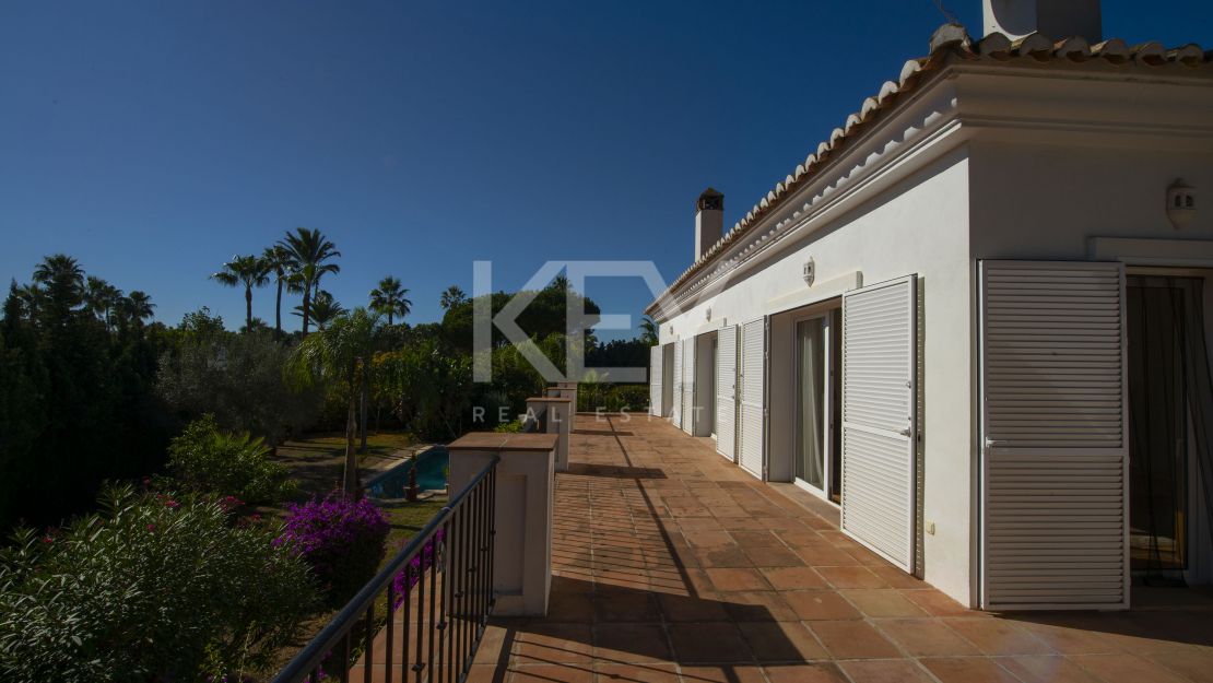 Элегантная андалузская вилла, окружённая пышными садами в Гуадальмина Баха, Сан-Педро-де-Алькантара