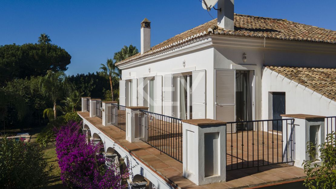 Элегантная андалузская вилла, окружённая пышными садами в Гуадальмина Баха, Сан-Педро-де-Алькантара