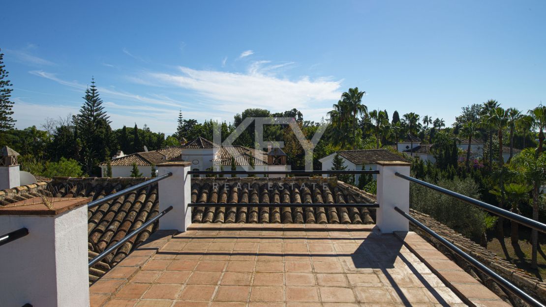 Элегантная андалузская вилла, окружённая пышными садами в Гуадальмина Баха, Сан-Педро-де-Алькантара