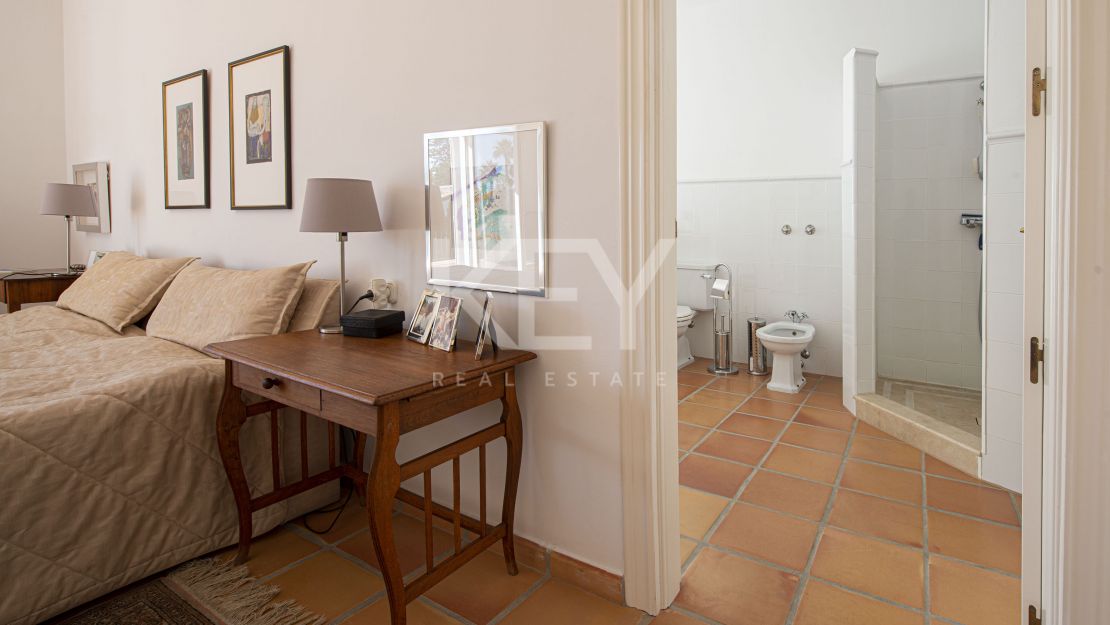 Элегантная андалузская вилла, окружённая пышными садами в Гуадальмина Баха, Сан-Педро-де-Алькантара