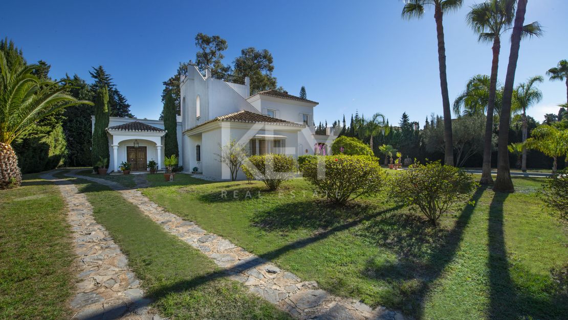 Элегантная андалузская вилла, окружённая пышными садами в Гуадальмина Баха, Сан-Педро-де-Алькантара