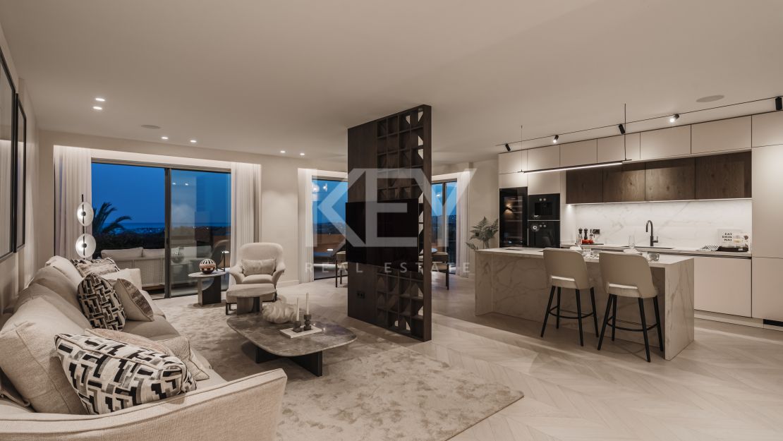 Элегантные апартаменты с четырьмя спальнями и панорамным видом на море в Ла Серкилья, Нуэва Андалусия