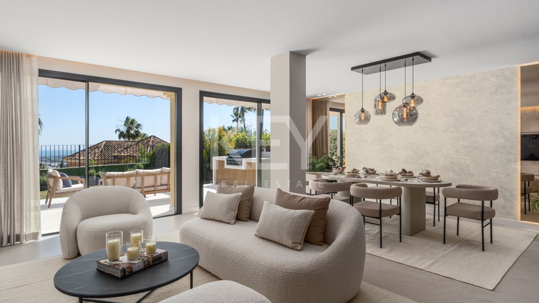 Fully renovated townhouse with sea views and rooftop lounge in La Quinta, Benahavís