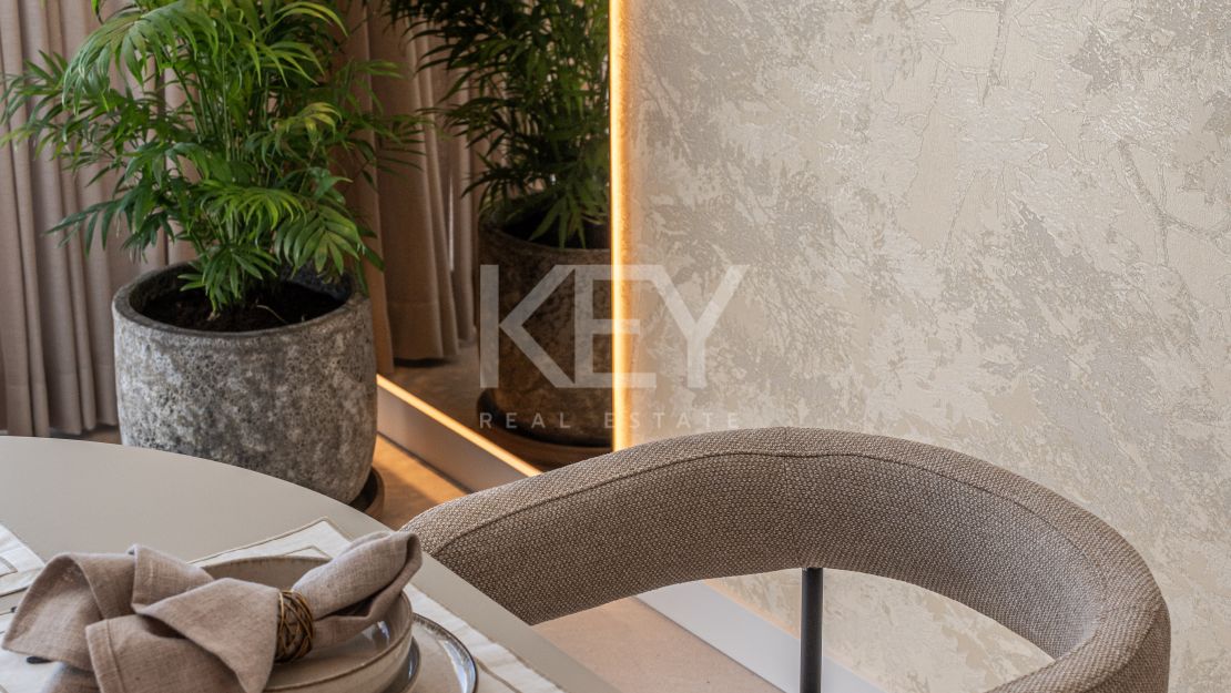 Fully renovated townhouse with sea views and rooftop lounge in La Quinta, Benahavís