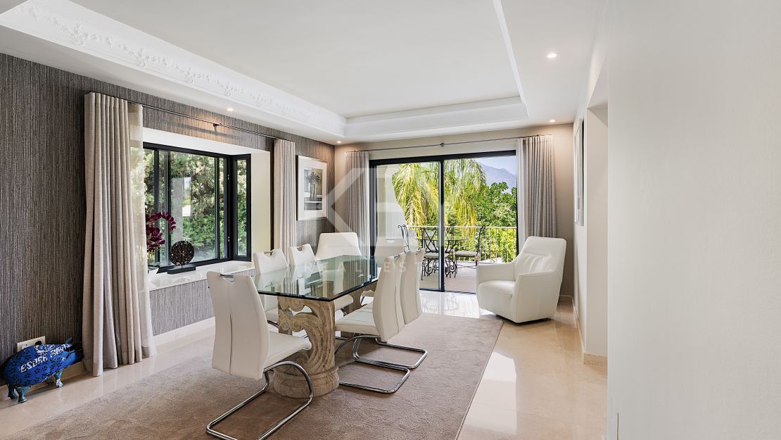 Andalusian-style villa with panoramic golf and mountain views in Las Brisas, Nueva Andalucía