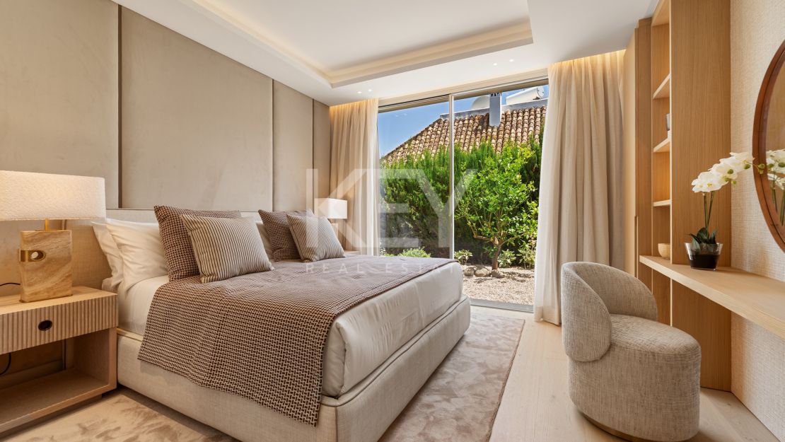 Villa de diseño con estilo mediterráneo orgánico en Nueva Andalucía, Marbella