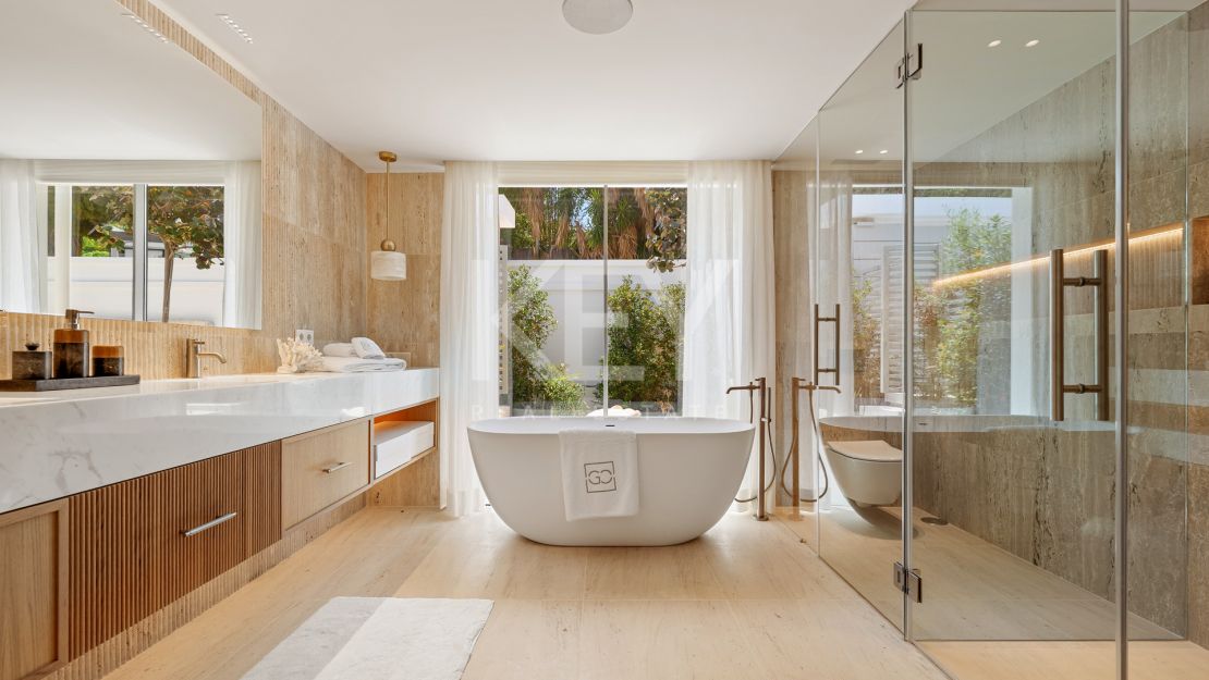 Villa de diseño con estilo mediterráneo orgánico en Nueva Andalucía, Marbella