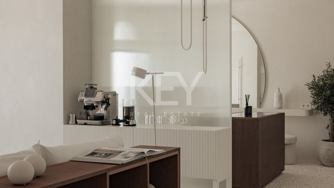 Реконструированный пентхаус с частным бассейном на крыше и видом на море на Золотой Миле Марбельи