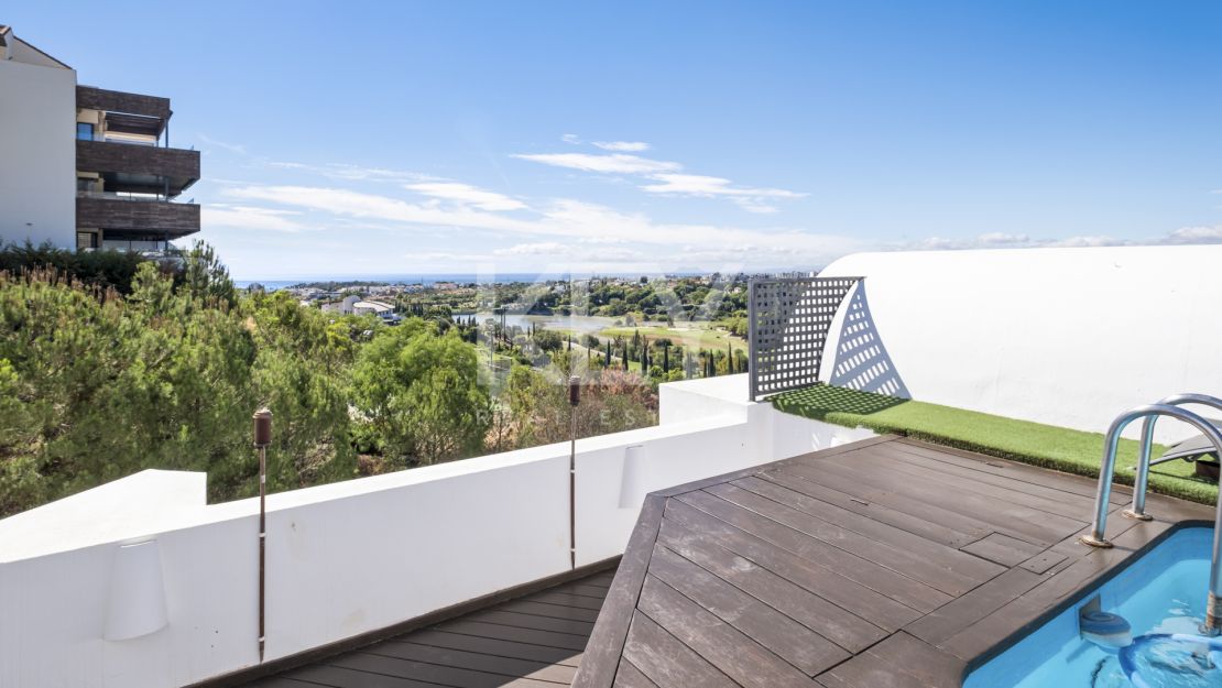 Duplex penthouse with private pool, sauna and panoramic sea views in Los Flamingos, Benahavis