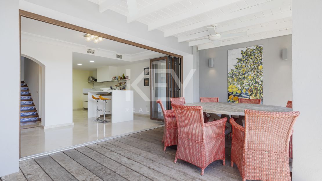 Renovated townhouse with private pool in La Perla de la Heredia, Benahavís