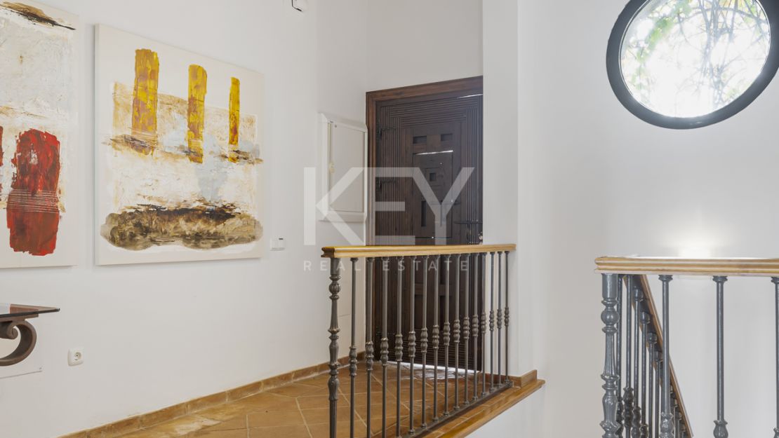 Renovated townhouse with private pool in La Perla de la Heredia, Benahavís