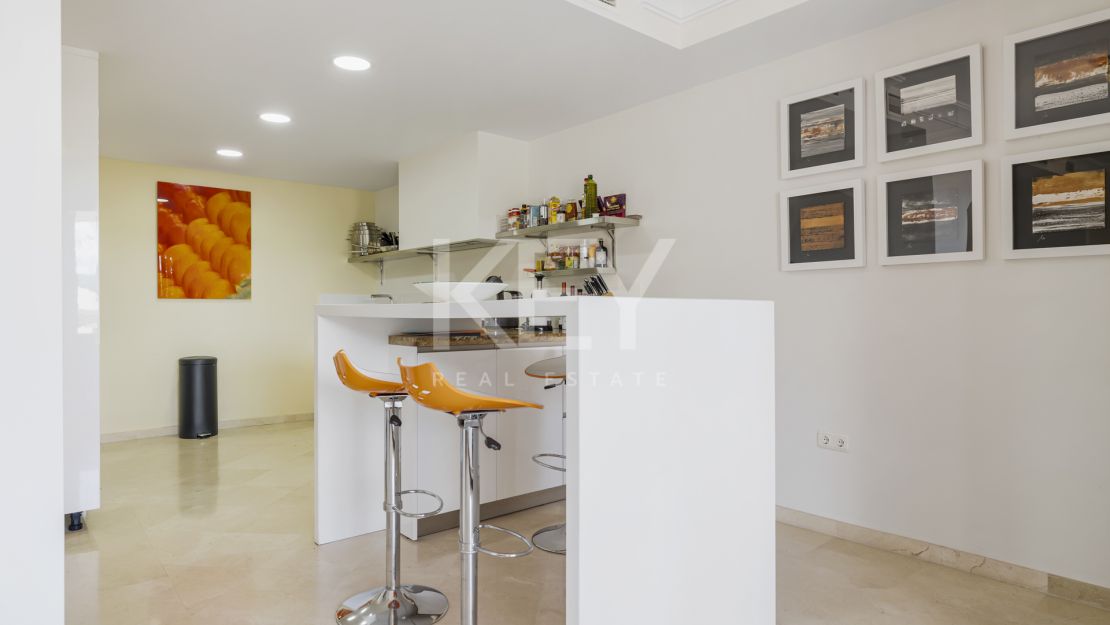 Renovated townhouse with private pool in La Perla de la Heredia, Benahavís