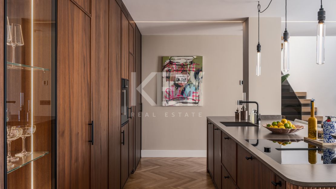 Fully renovated luxury penthouse with panoramic views in Monte Halcones, Benahavís