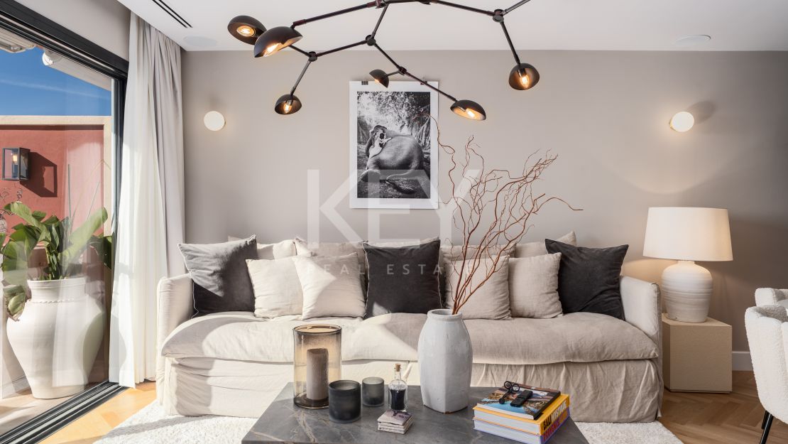 Fully renovated luxury penthouse with panoramic views in Monte Halcones, Benahavís