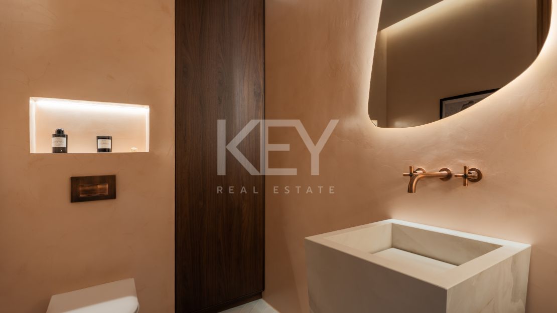 Fully renovated luxury penthouse with panoramic views in Monte Halcones, Benahavís