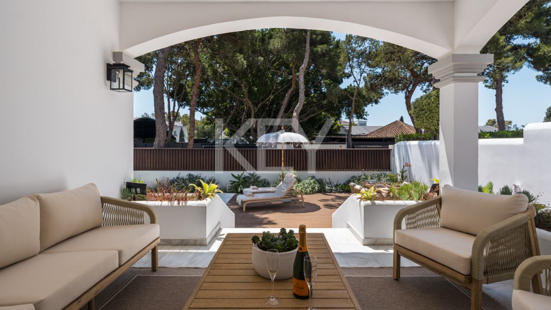 Средиземноморская вилла с частным бассейном рядом с Пуэрто Банус в Альтос дель Родео, Нуэва Андалусия