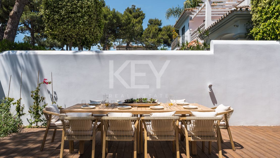 Средиземноморская вилла с частным бассейном рядом с Пуэрто Банус в Альтос дель Родео, Нуэва Андалусия