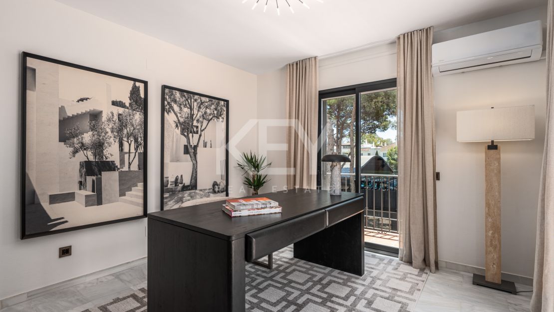 Средиземноморская вилла с частным бассейном рядом с Пуэрто Банус в Альтос дель Родео, Нуэва Андалусия