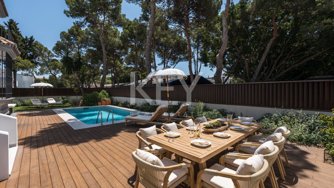 Средиземноморская вилла с частным бассейном рядом с Пуэрто Банус в Альтос дель Родео, Нуэва Андалусия