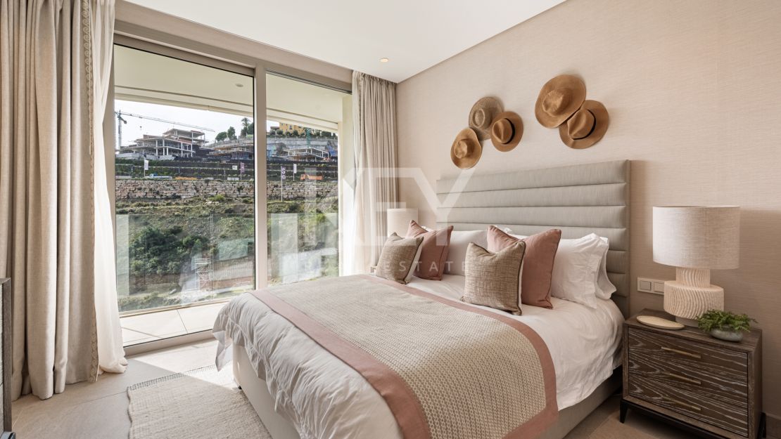 Modern ground floor apartment with panoramic views in The View Marbella, Benahavis