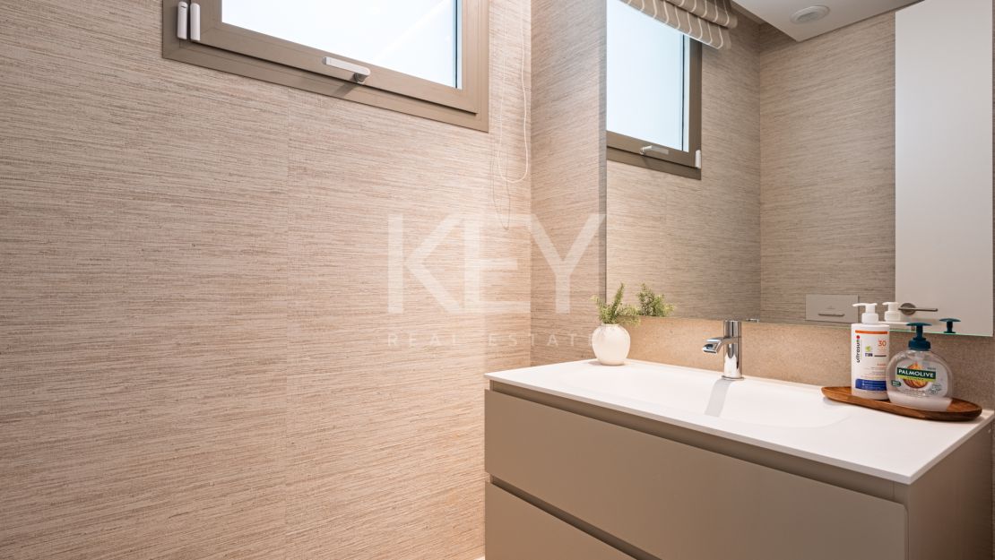 Modern ground floor apartment with panoramic views in The View Marbella, Benahavis