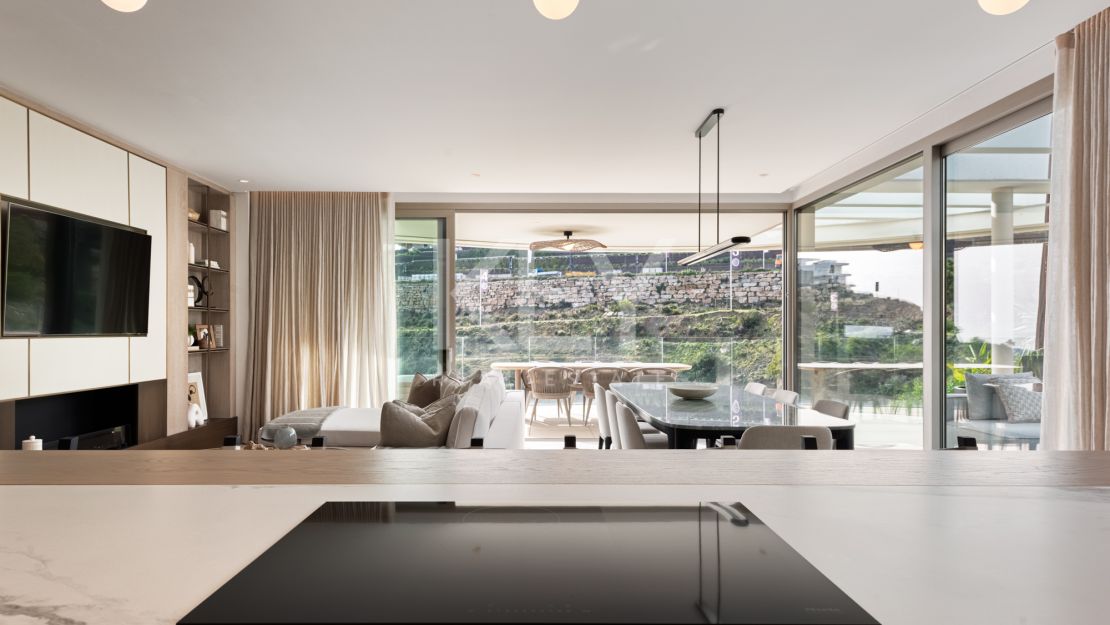 Modern ground floor apartment with panoramic views in The View Marbella, Benahavis