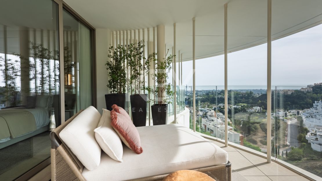 Modern ground floor apartment with panoramic views in The View Marbella, Benahavis