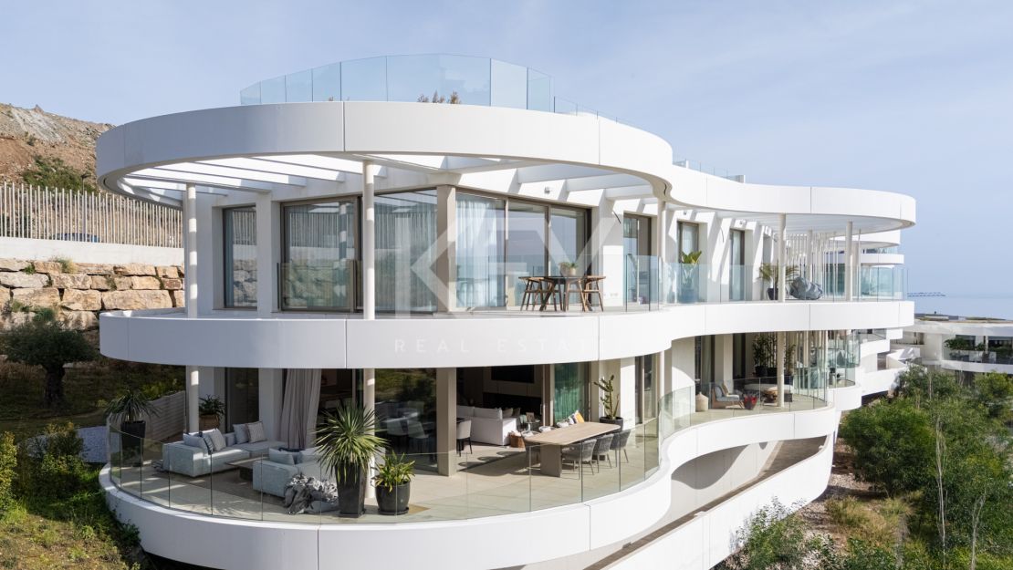 Modern ground floor apartment with panoramic views in The View Marbella, Benahavis