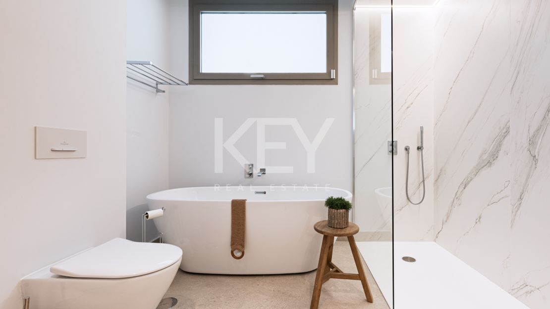 Modern ground floor apartment with panoramic views in The View Marbella, Benahavis